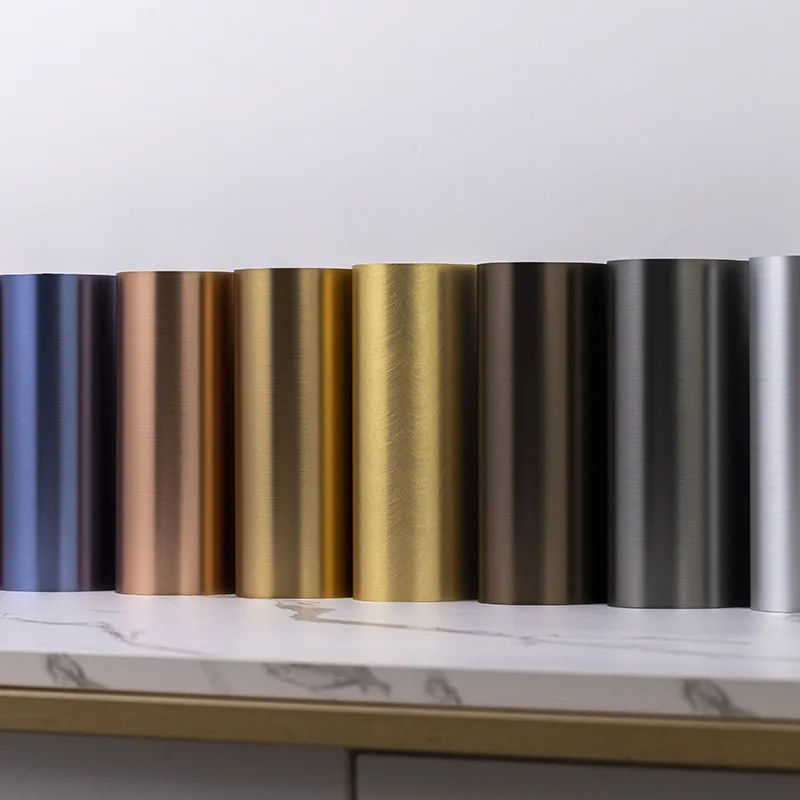 Stenska plošča s kovinsko teksturo, odporna na udarce