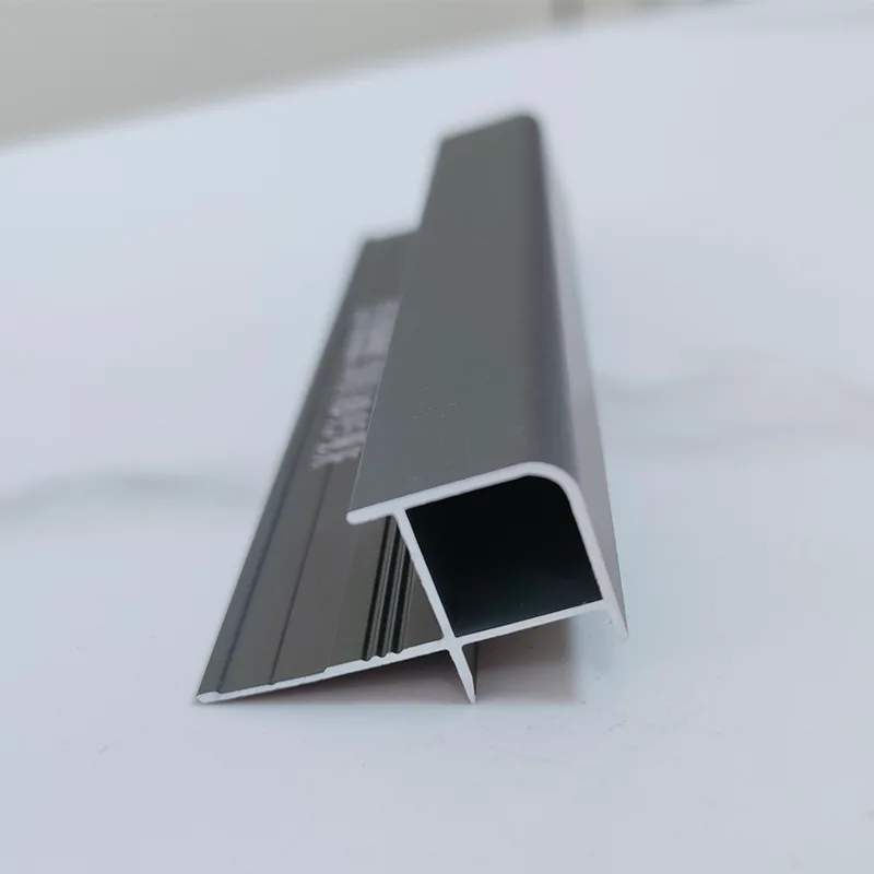 Kvadratna obroba zunanjega kota